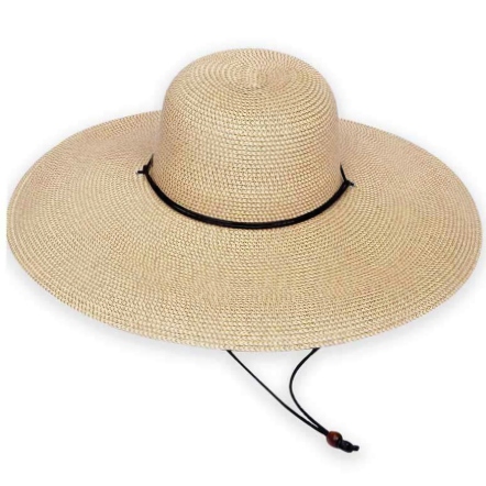 wide-brimmed sun hats